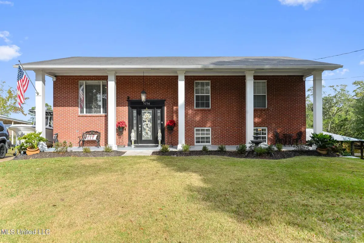 5236 N Shore Circle, Moss Point, MS 39563 - Image #1