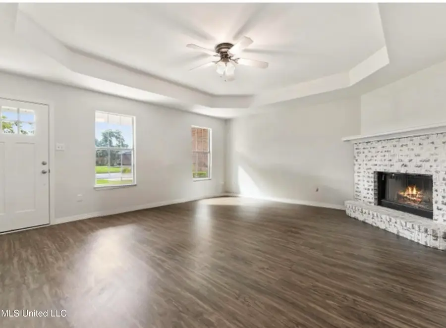 3421 N 10th Street, Ocean Springs, MS 39564 - Image #2
