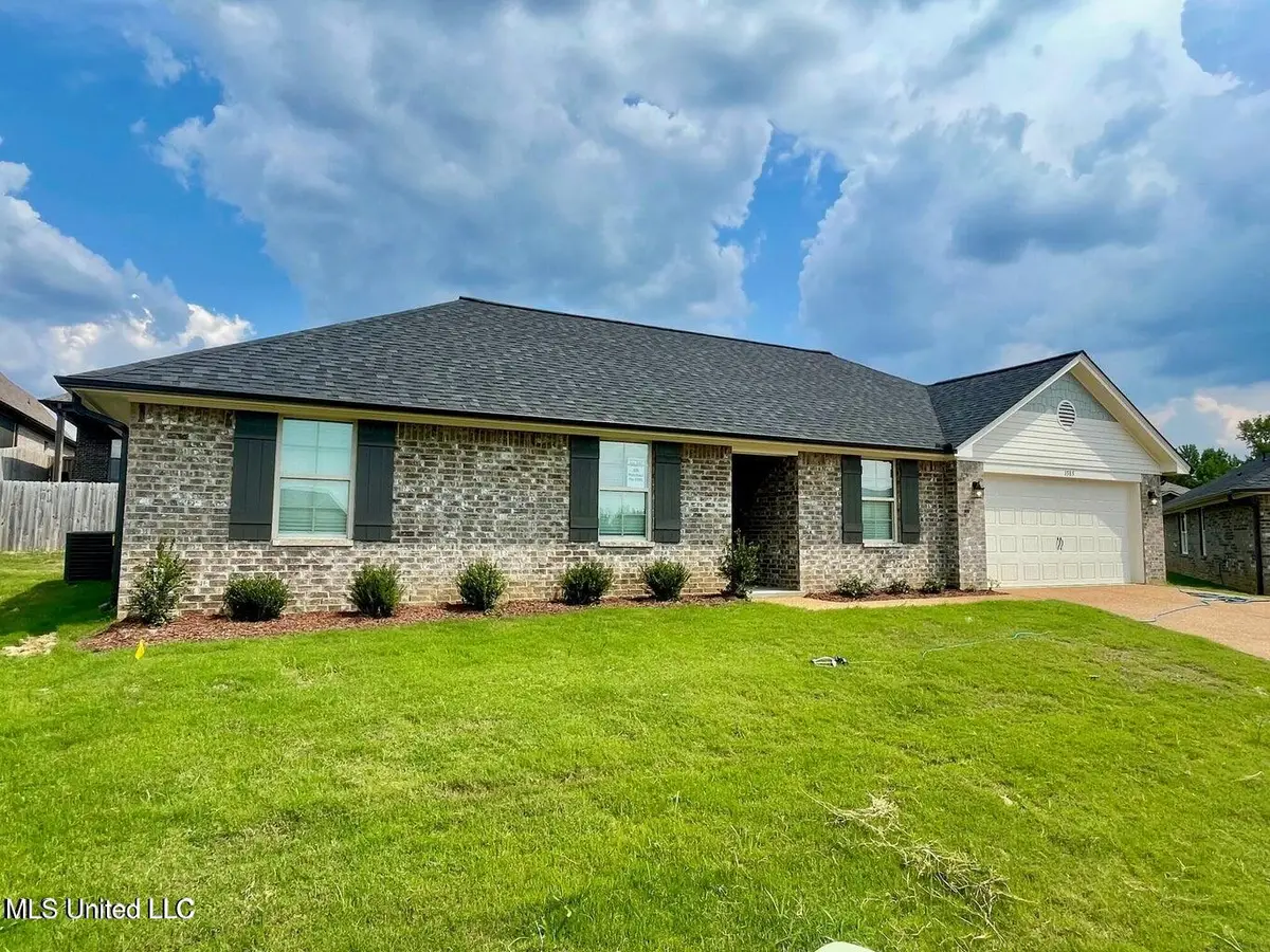 106 Red Bird Cove, Senatobia, MS 38668 - Image #1