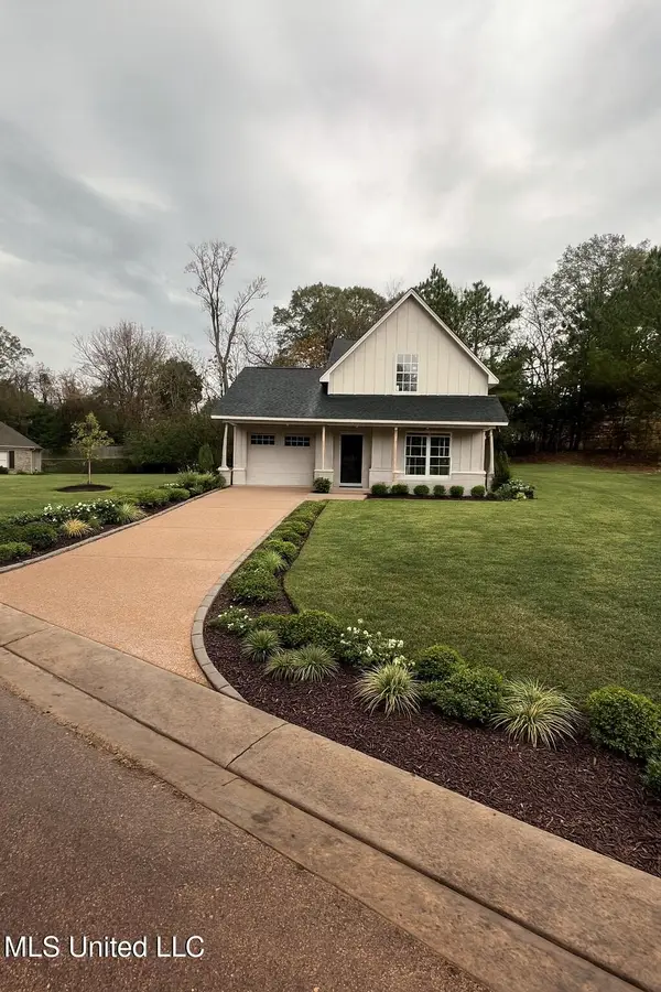 104 Autumnwood Cove, Batesville, MS 38606