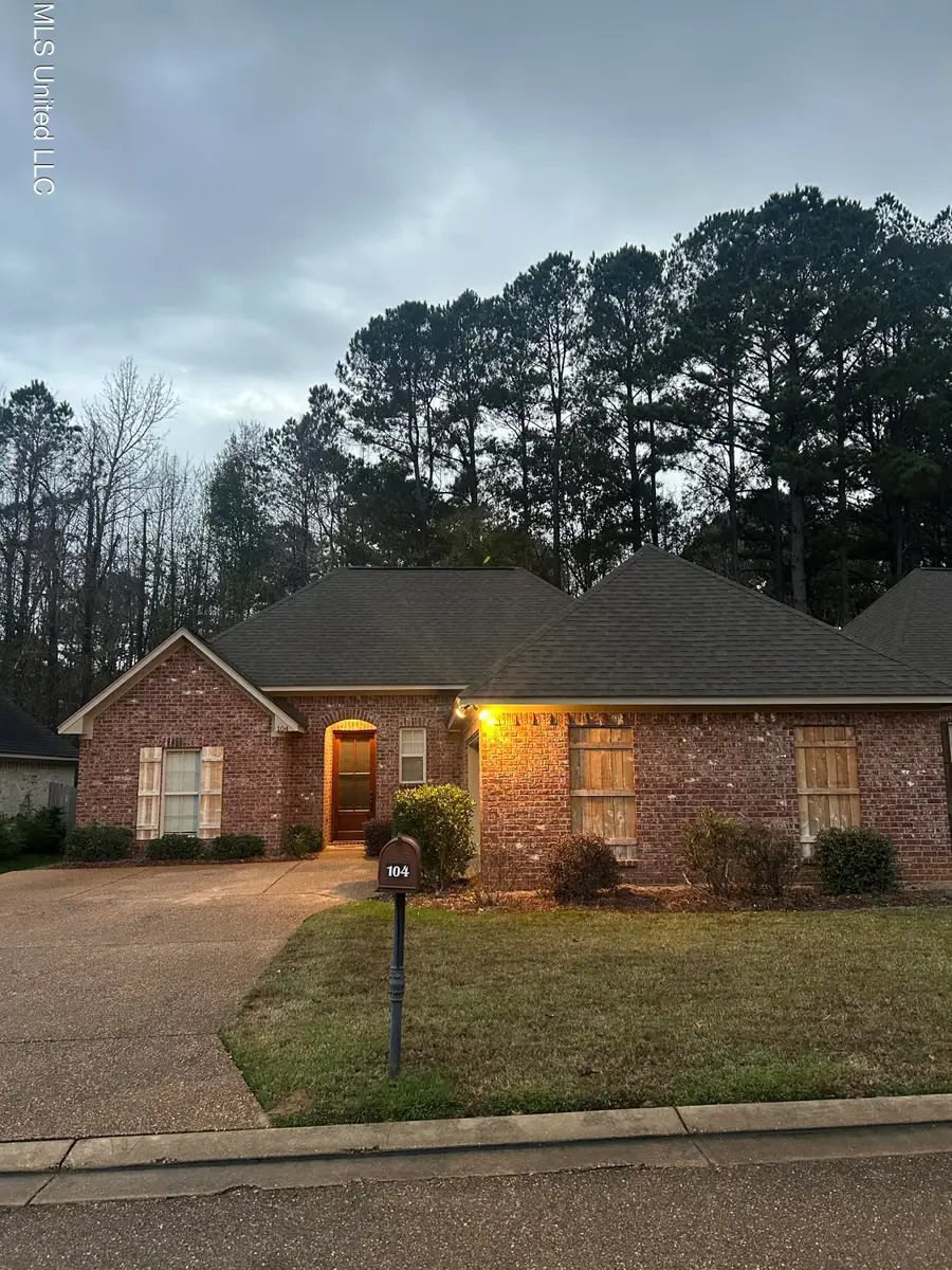 104 Meadowcreek Drive, Brandon, MS 39042 - Image #2