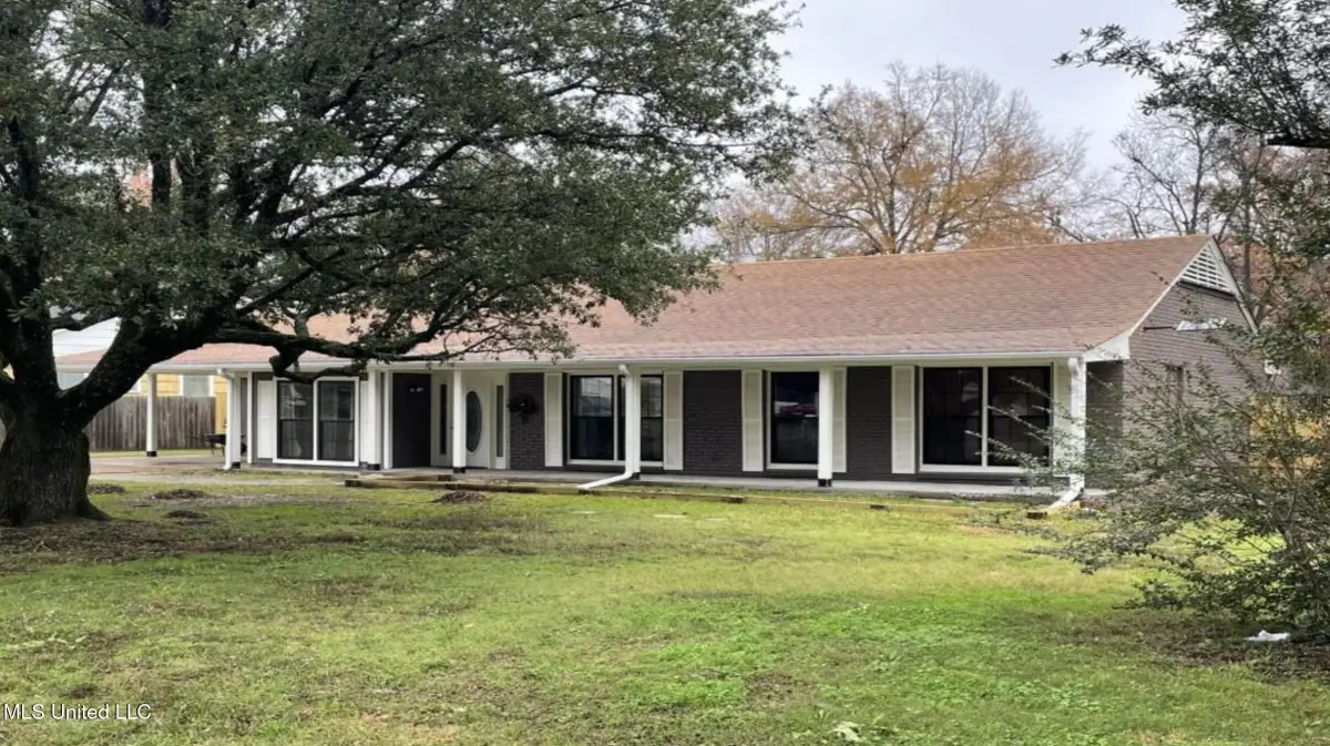 1316 Brooks Drive, Clarksdale, MS 38614 - Image #1