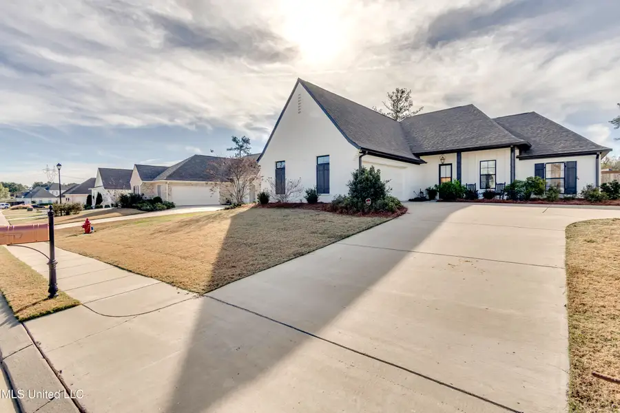 209 Herons Bay Circle, Madison, MS 39110 - Image #2