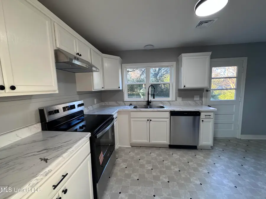 208 Bowden Street, Senatobia, MS 38668 - Image #2