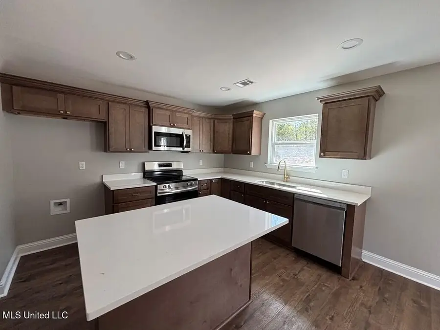 426 Violet Street, Kiln, MS 39556 - Image #2