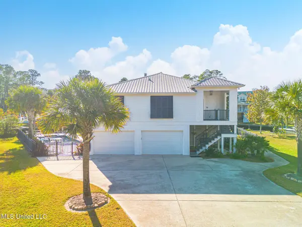 225 Hackberry Drive, Pass Christian, MS 39571