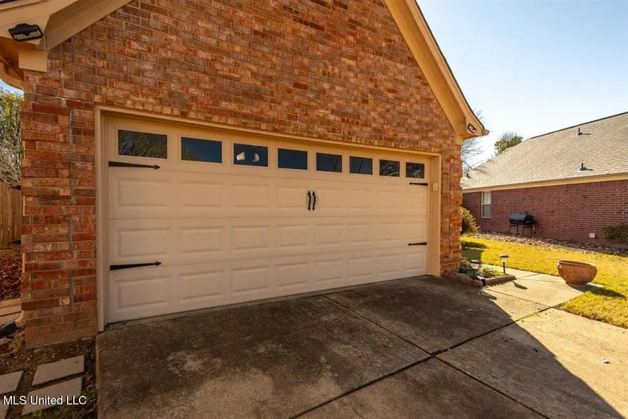 8164 Clubview Drive, Olive Branch, MS 38654 - Image #2