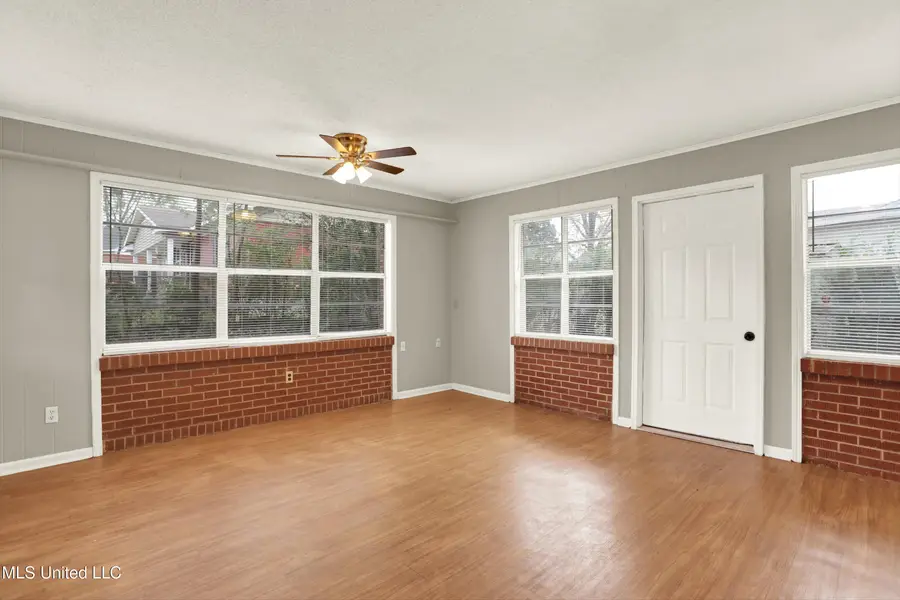 1596 Hickory Drive, Southaven, MS 38671 - Image #2