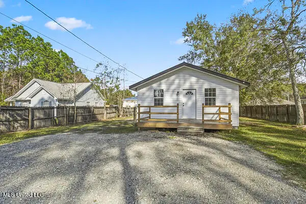 902 Dicks Street, Waveland, MS 39576