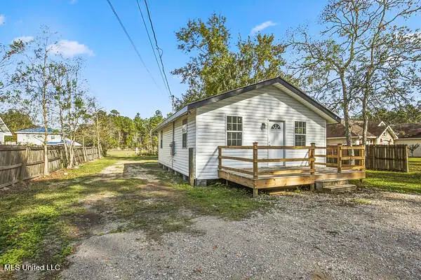 902 Dicks Street, Waveland, MS 39576 - Image #2