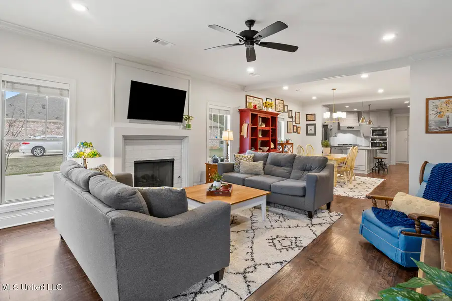 842 Long Leaf Circle, Brandon, MS 39042 - Image #2