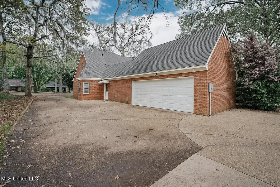 8 Moss Forest Place, Jackson, MS 39211 - Image #3