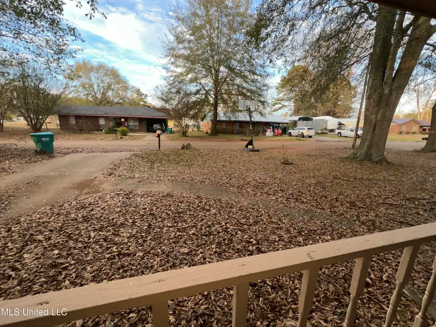104 Goza Street, Grenada, MS 38901 - Image #2
