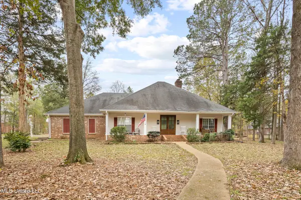 8 Charleston Avenue, Clinton, MS 39056