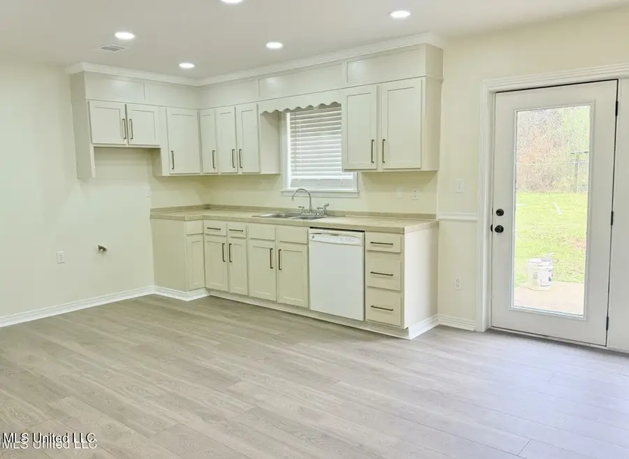 314 Owen Drive, Grenada, MS 38901 - Image #2