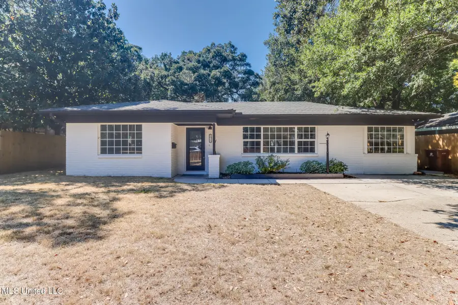 175 Saint Charles Avenue, Biloxi, MS 39530 - Image #2