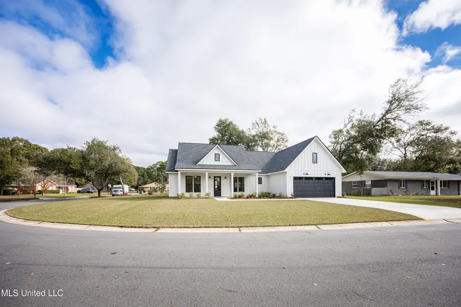 6345 Langland Drive, Ocean Springs, MS 39564 - Image #2