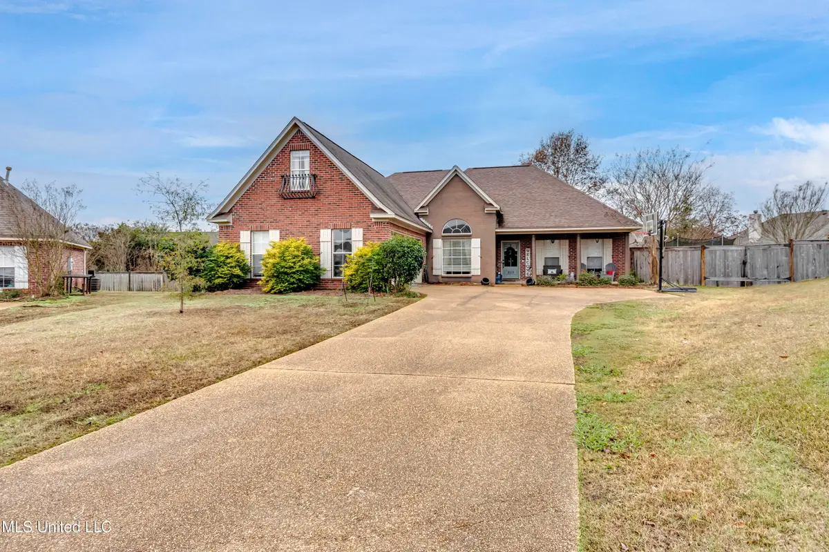 211 Crown Pointe Circle, Pearl, MS 39208 - Image #1