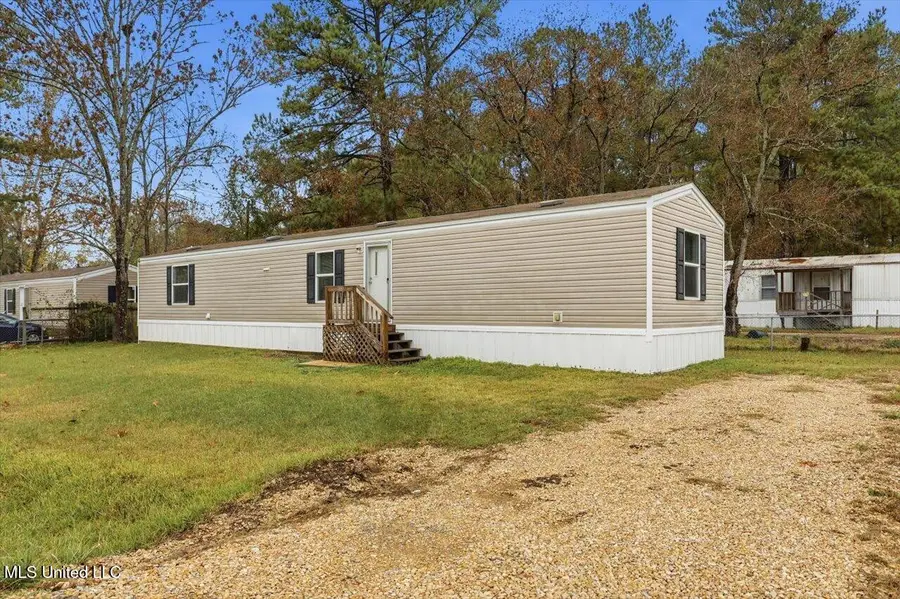 106 Robin Lane, Richland, MS 39218 - Image #3