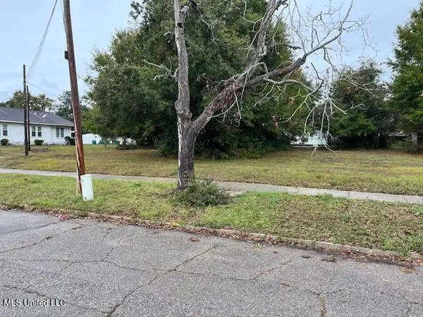 3618 10th Street, Gulfport, MS 39501