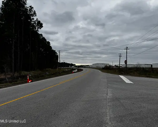 000 Saracennia Road, Moss Point, MS 39562