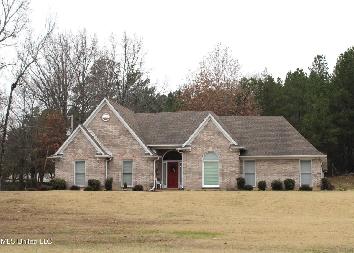 12190 Whispering Pines Drive, Olive Branch, MS 38654 - Image #1