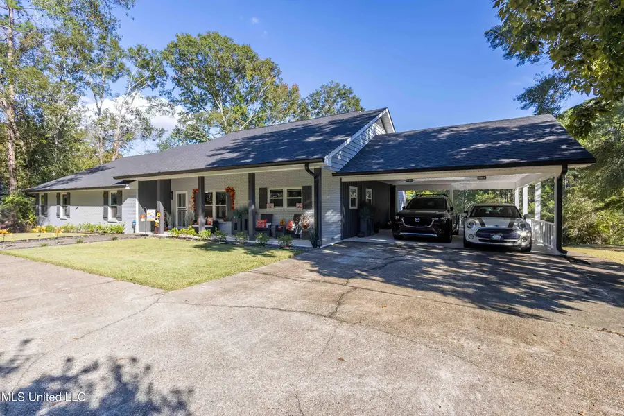 207 Hickory Hill Drive, Hattiesburg, MS 39402 - Image #2