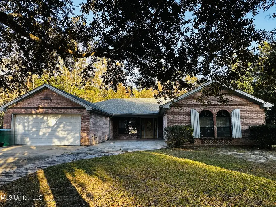 704 Hidden Oaks Drive, Ocean Springs, MS 39564 - Image #2