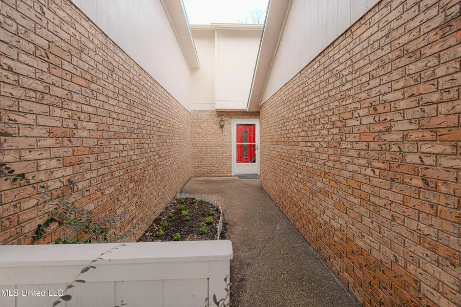 418 Lakebend Place, Brandon, MS 39042 - Image #2