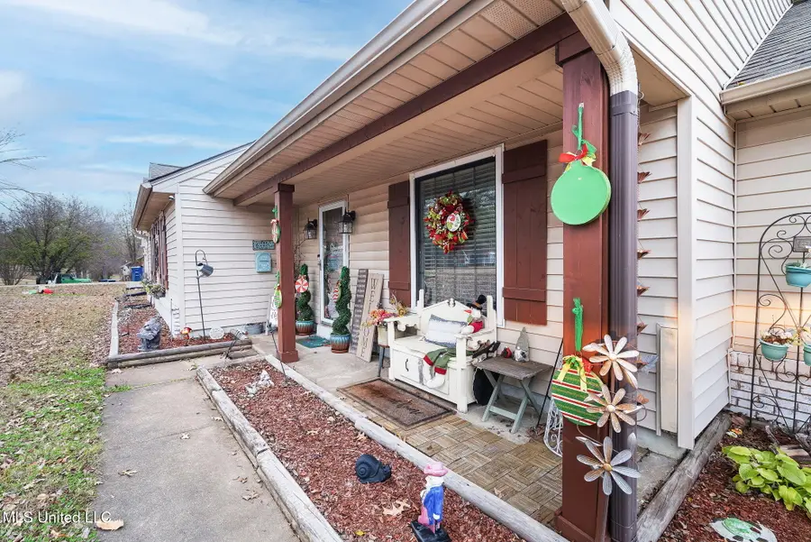7286 Kingcrest Road, Olive Branch, MS 38654 - Image #2