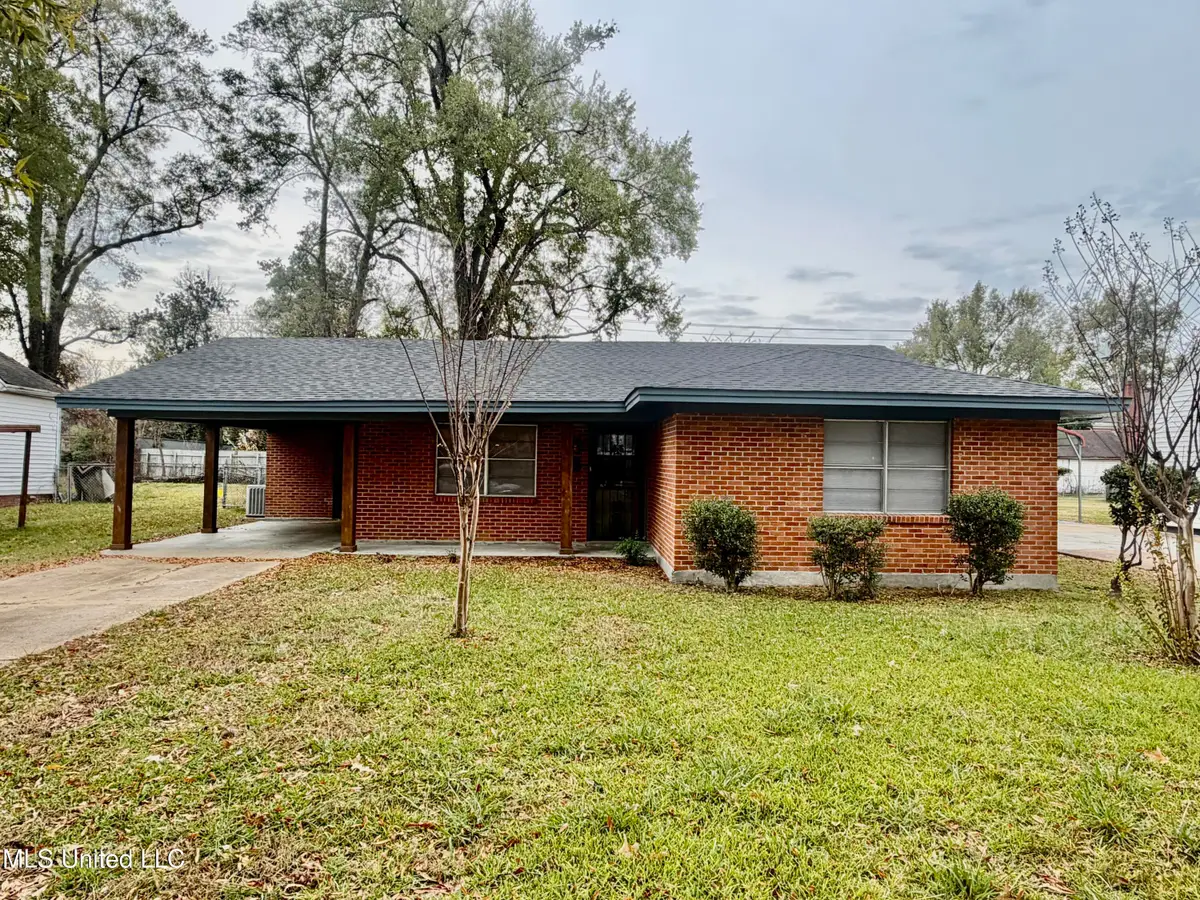 618 Catalpa Street, Clarksdale, MS 38614 - Image #1