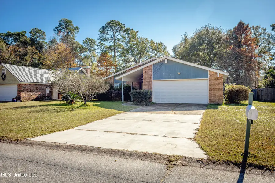 2704 Catherine Drive, Ocean Springs, MS 39564 - Image #2