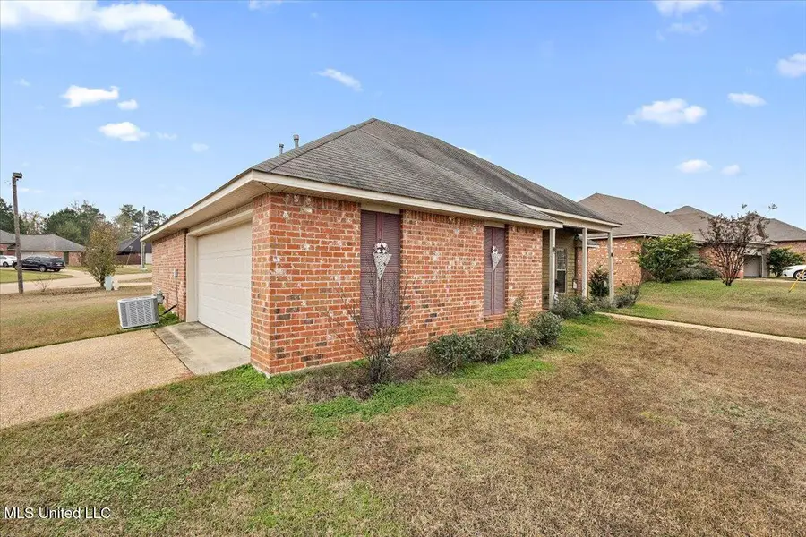 469 Fairway Avenue, Byram, MS 39272 - Image #2