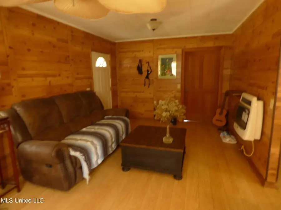 2848 SE Pleasant Grove Road, Ruth, MS 39662 - Image #3