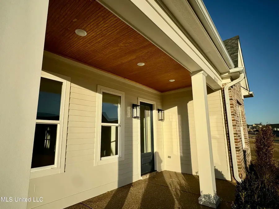 2532 Saint Charles Cove, Southaven, MS 38672 - Image #2