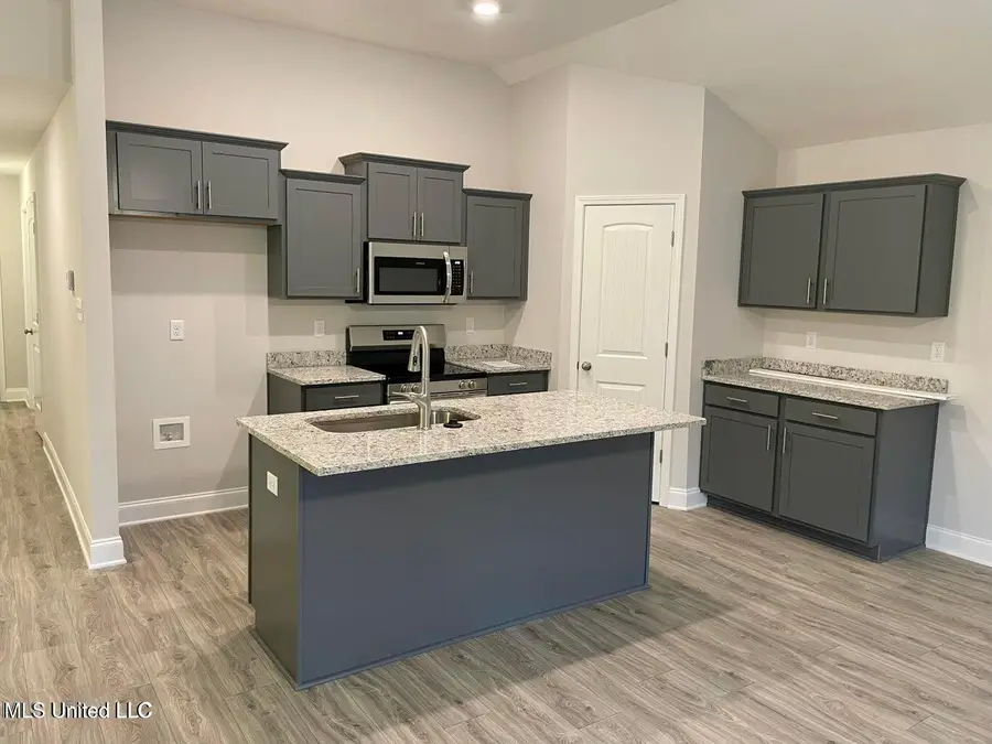 102 Red Bird Cove, Senatobia, MS 38668 - Image #2