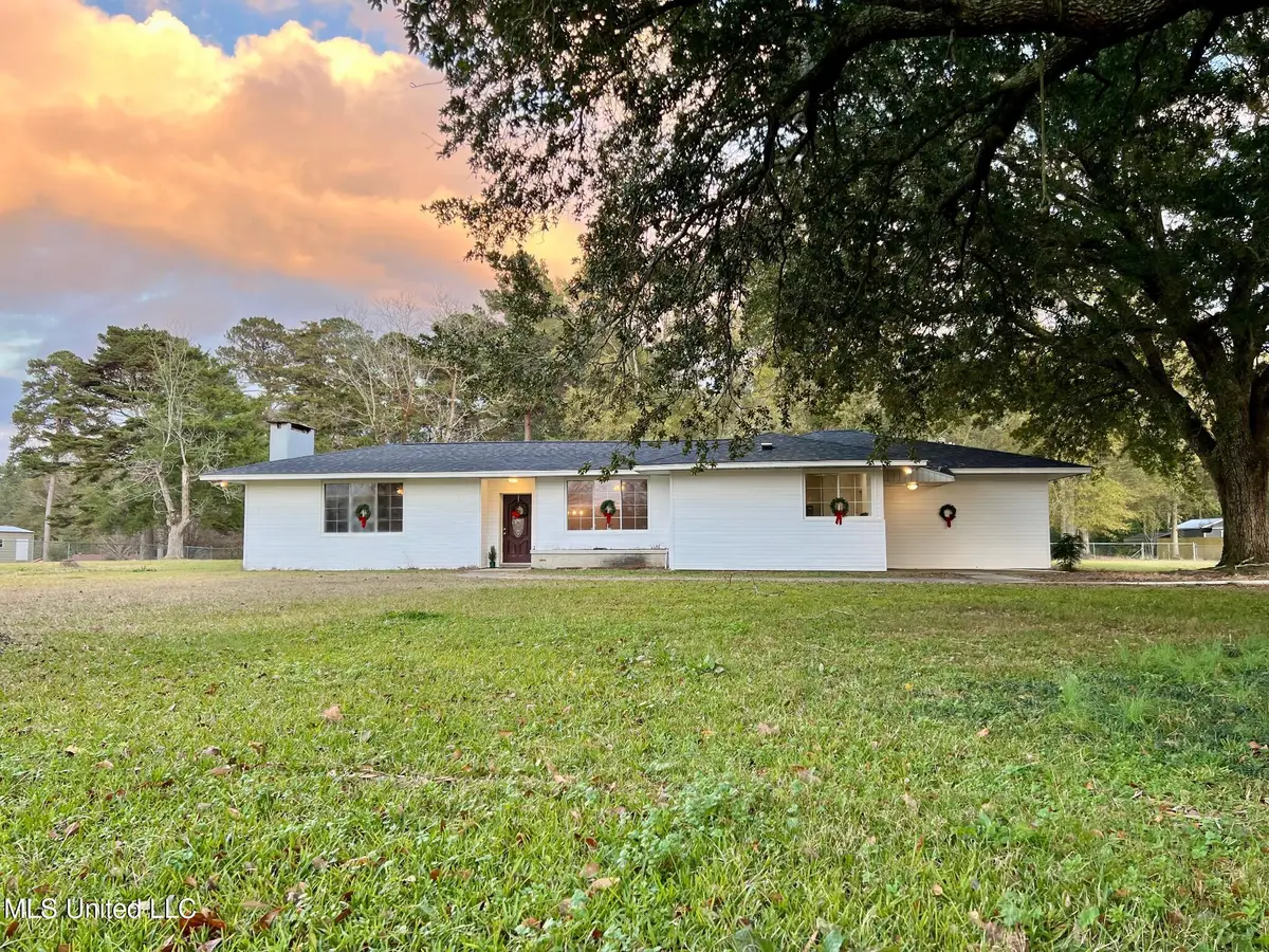 174 Victory Road, Laurel, MS 39443 - Image #1