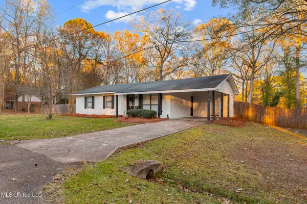 1005 N Raintree Drive, Pelahatchie, MS 39145