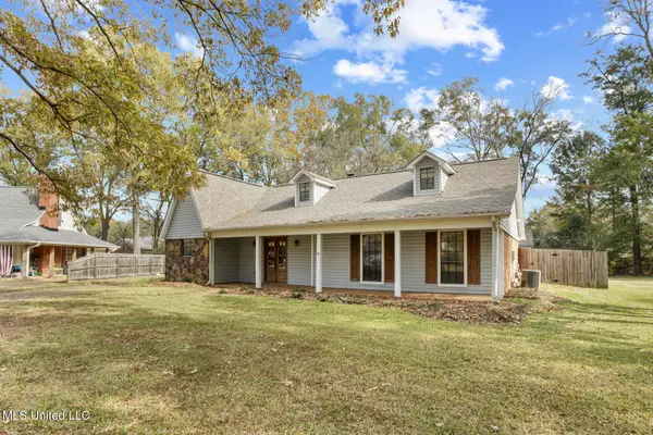 429 S Pin Oak Drive, Madison, MS 39110
