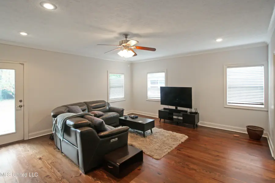 1611 Kent Avenue, Jackson, MS 39211 - Image #3