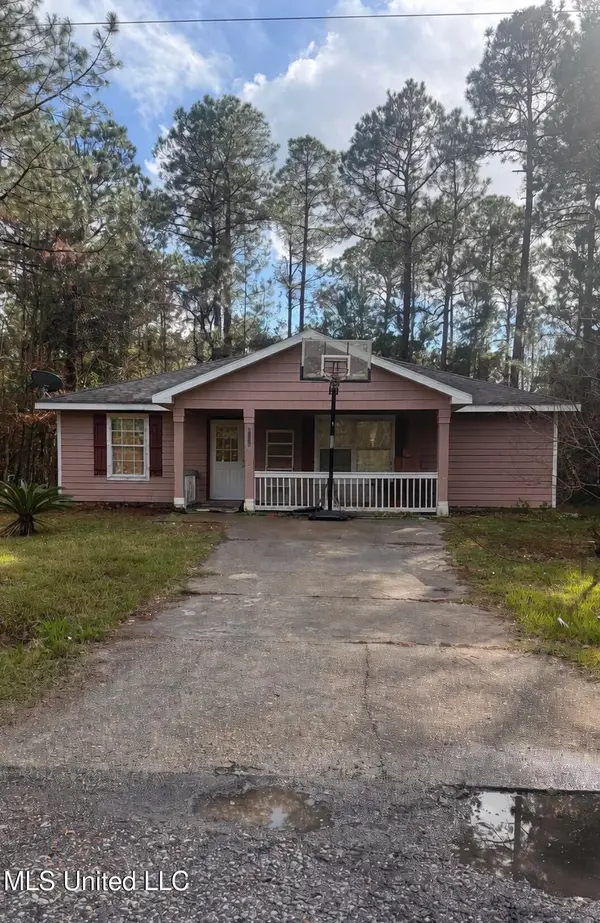 6125 E Madison Street, Bay Saint Louis, MS 39520