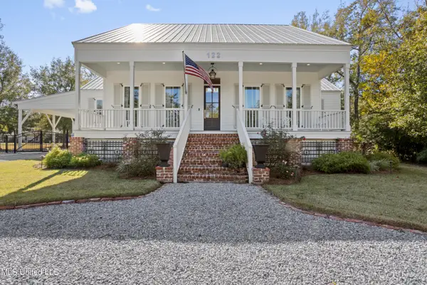 122 Felicity Street, Bay Saint Louis, MS 39520