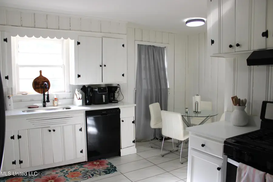 107 E Tate Street, Senatobia, MS 38668 - Image #2