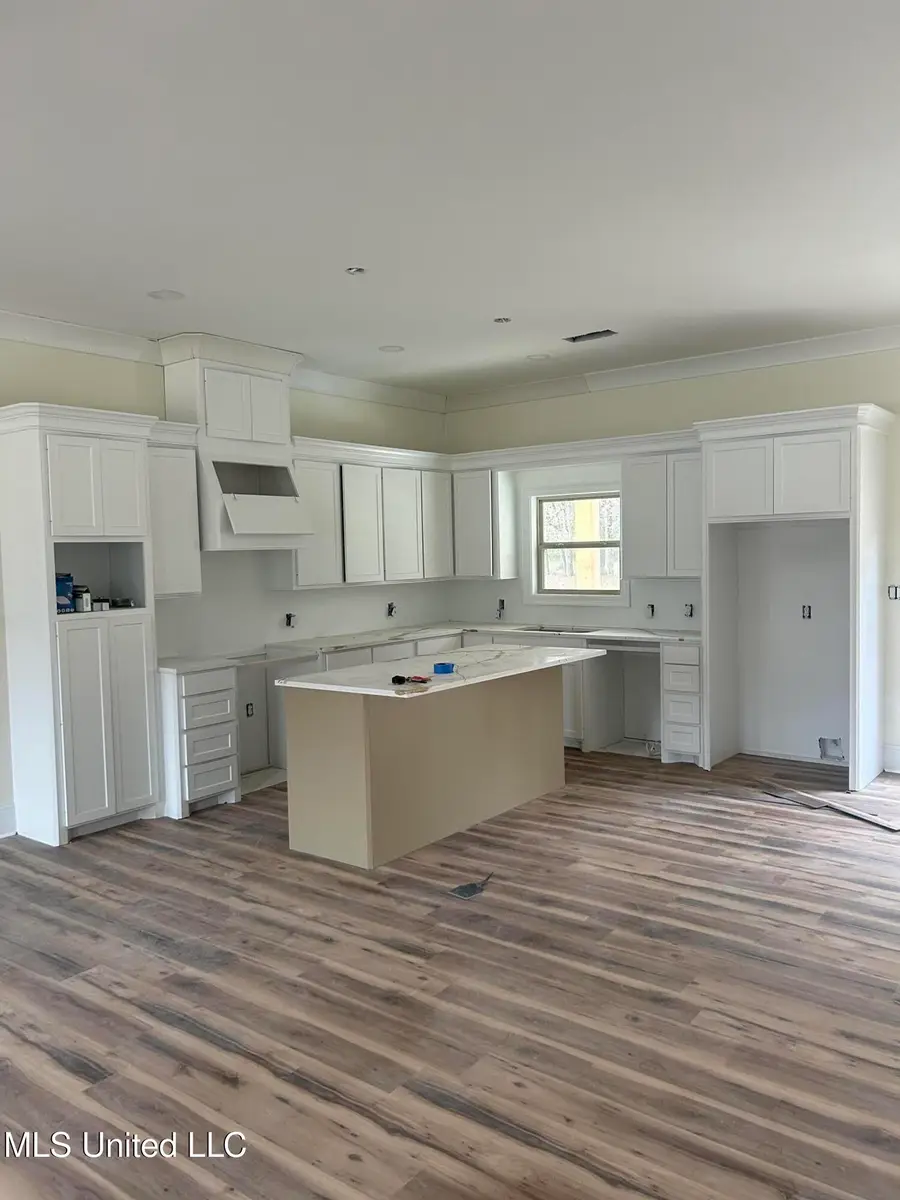 2321 N Pine Lea Drive, Jackson, MS 39209 - Image #2