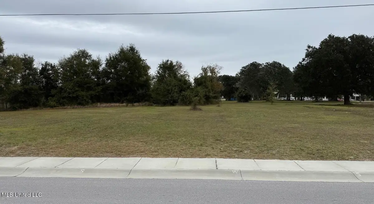 178 Pine Street, Biloxi, MS 39530 - Image #1