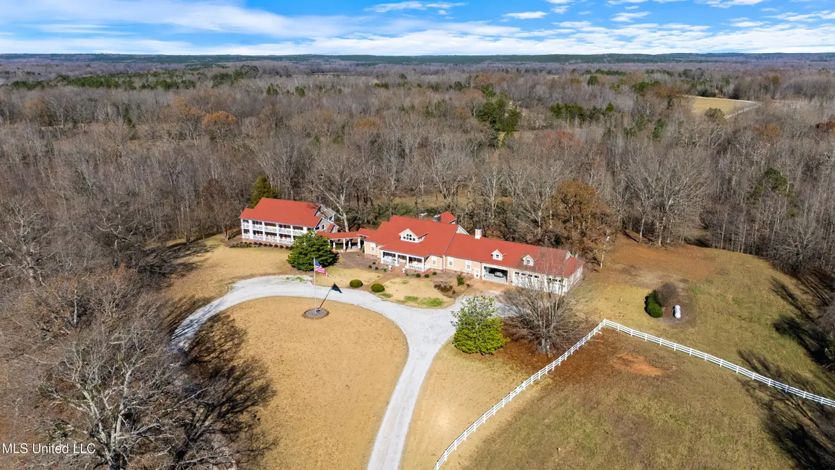 532 Quailwood Road, Holly Springs, MS 38635 - Image #1