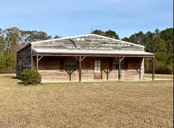 107 Cybur Hills Road, Carriere, MS 39426