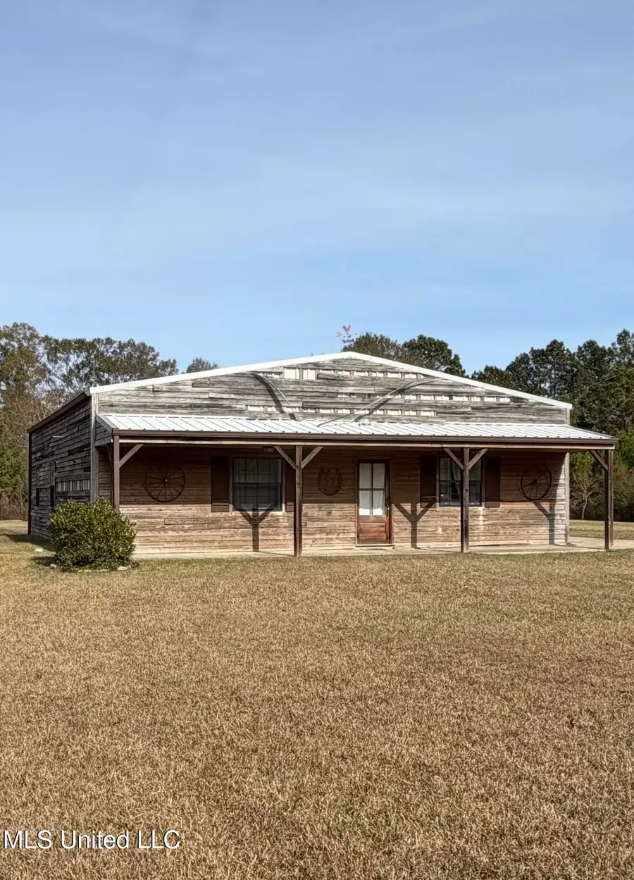 107 Cybur Hills Road, Carriere, MS 39426 - Image #2