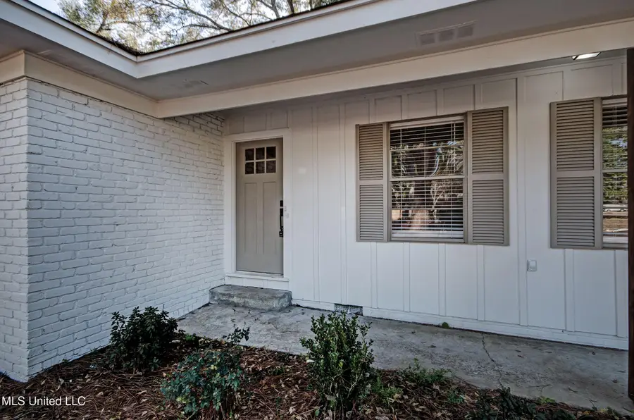 667 Reddoch Drive, Jackson, MS 39211 - Image #2