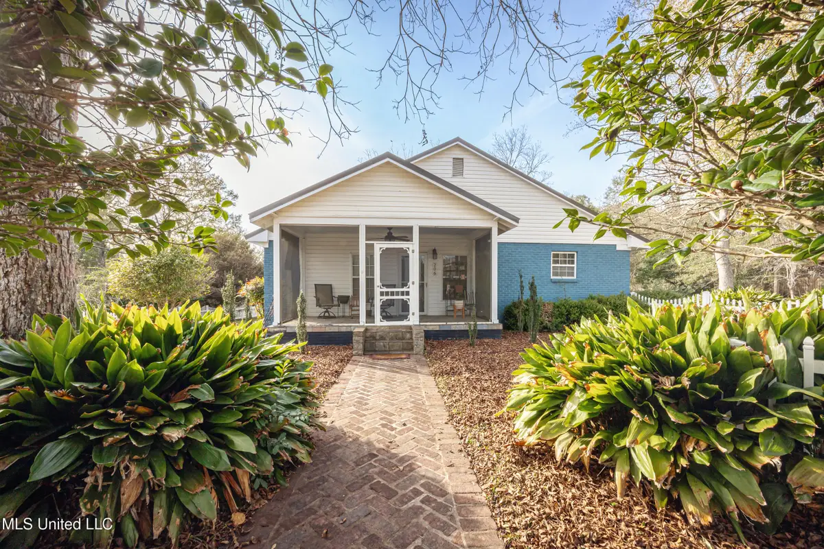 206 N Fifth Street, Wiggins, MS 39577 - #1
